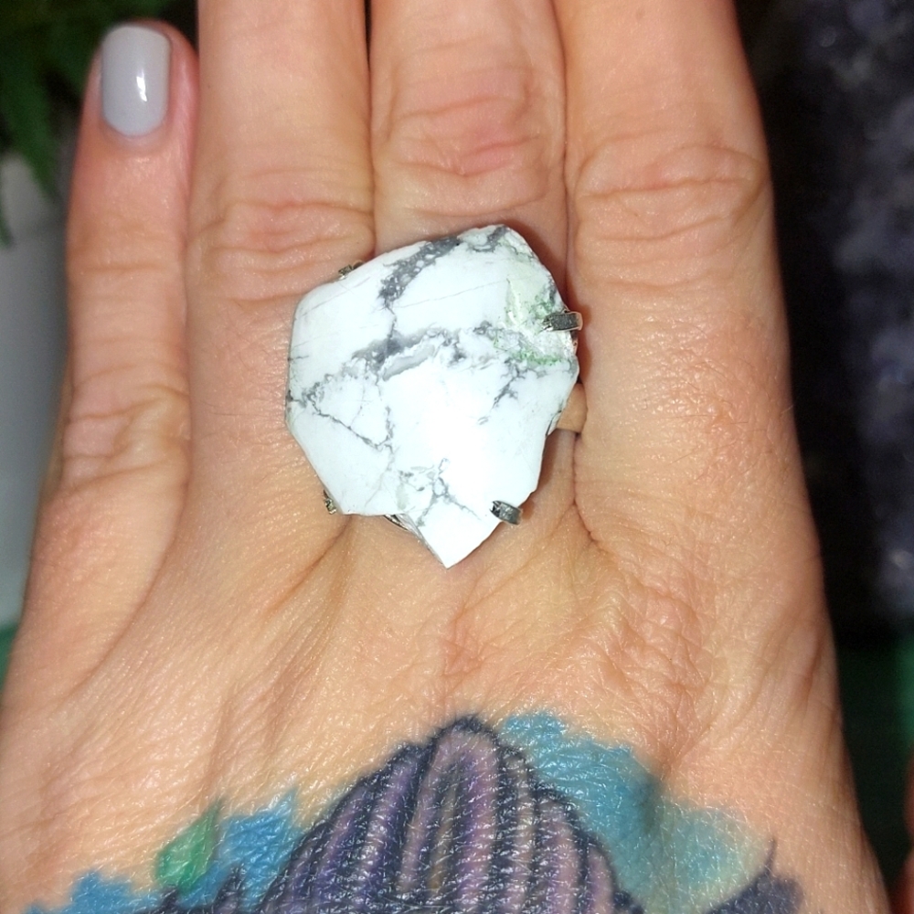 Rough Cut Howlite Ring Size 8.75